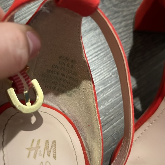 Like New H&M Red Heels - Picture 3 of 7